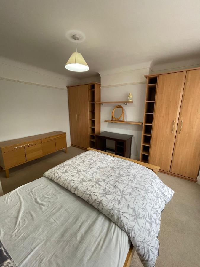 Apartamento Nharakat Mansion Southampton Exterior foto