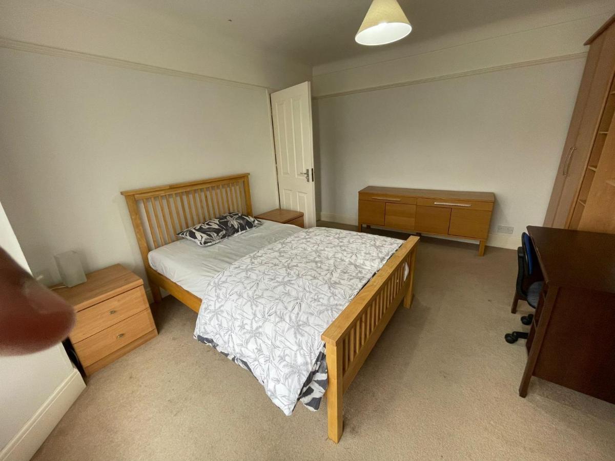Apartamento Nharakat Mansion Southampton Exterior foto